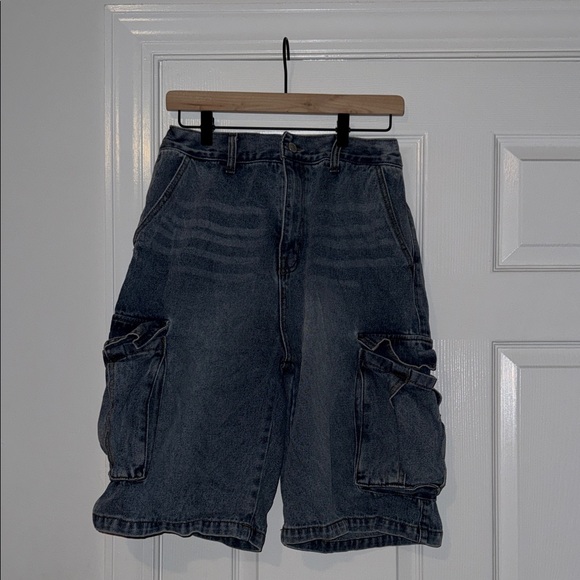 Long Classic Denim Cargo Shorts from Seoul - Picture 1 of 4